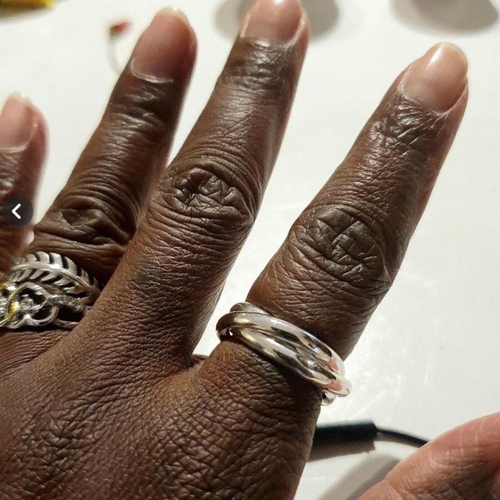 Silver Triple Interlocking Rings Size 8 - Picture 8 of 10